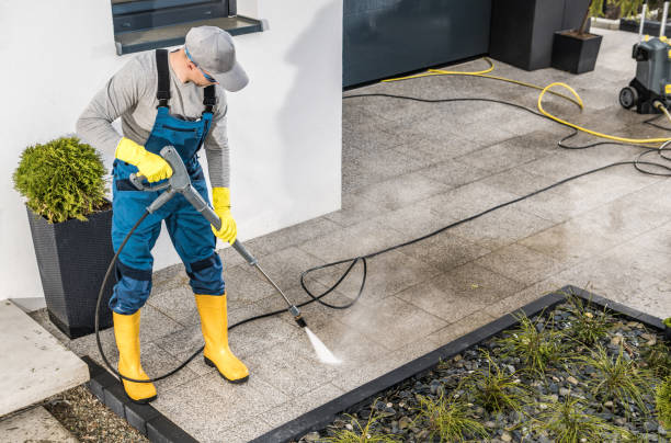 Why Choose Our Certified Pressure Washing Experts for Your Project Needs in Williston Highlands, FL?